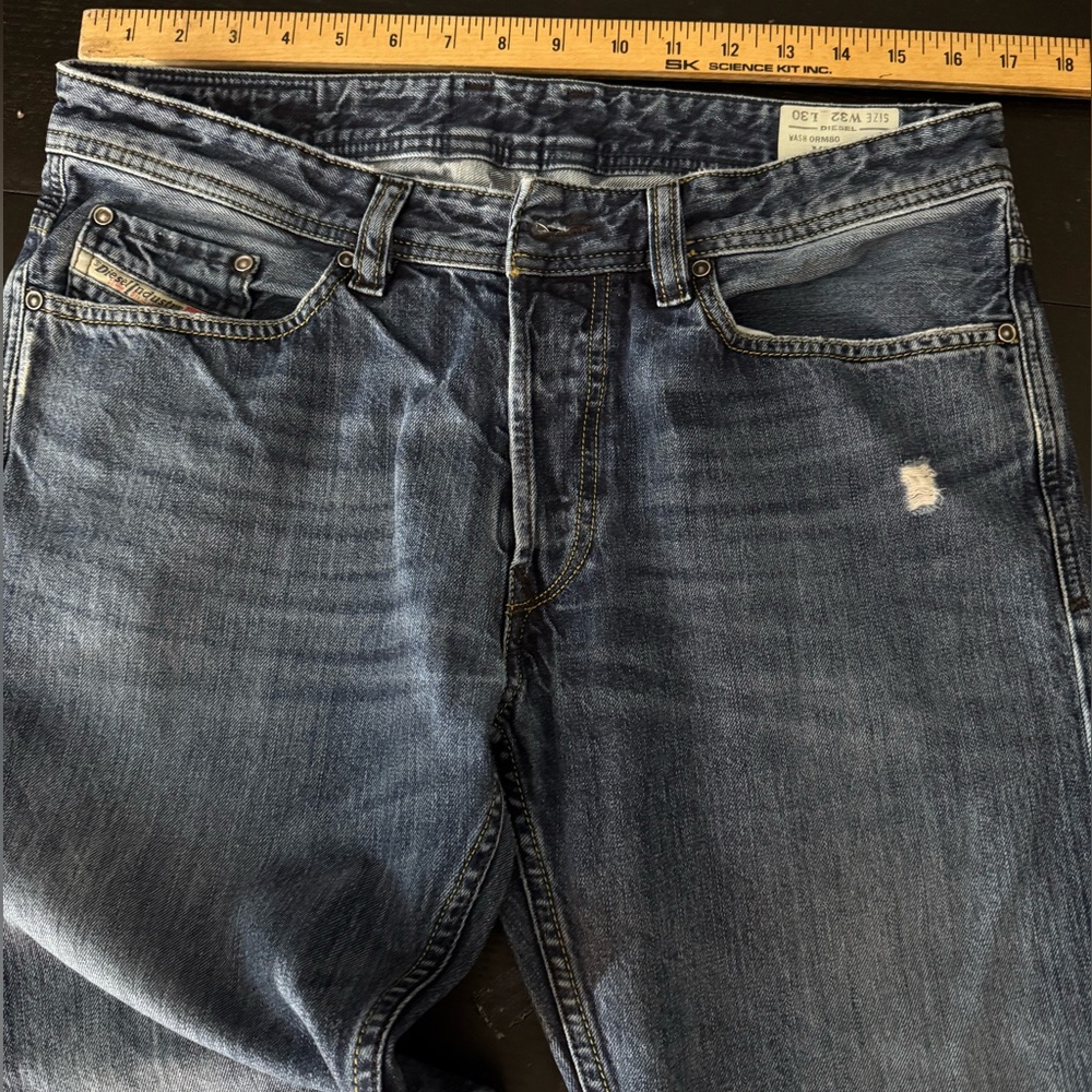 Diesel Viker Men’s jeans ORM80, Regular Straight. 32x30. Lightly distressed